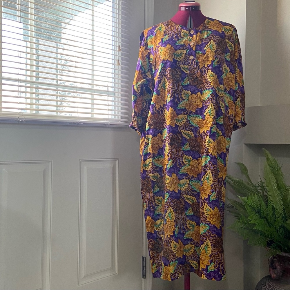 Kencana Ungu women purple multicoloured floral batik maxi dress. Size 19. NWT.
